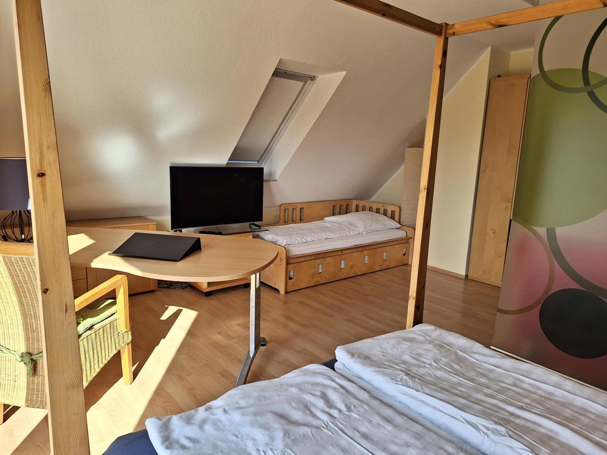 Messeapartment, Messezimmer Зенде Екстериор снимка