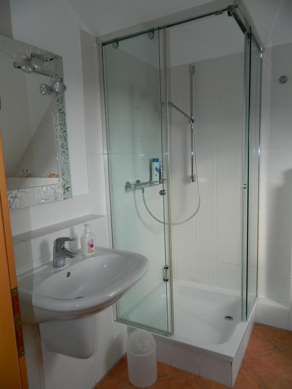 Messeapartment, Messezimmer Зенде Стая снимка